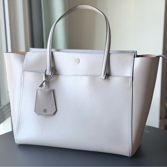 Handbags - Tory Burch Tote Bag